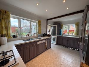 kitchen- click for photo gallery